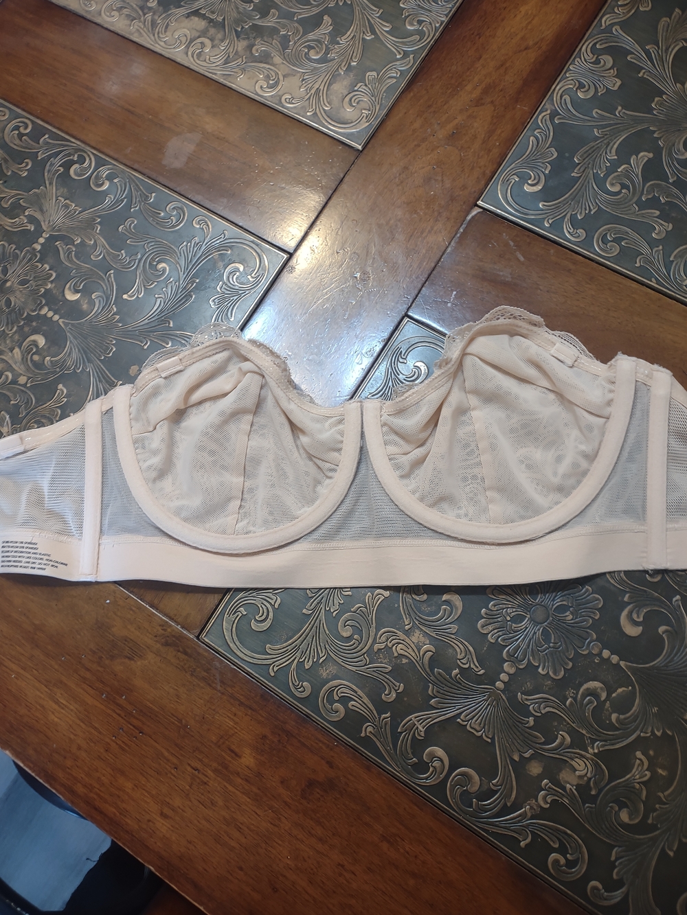 Lively Cream Strapless Lace Unlined Bra 32 DD - Picture 2 of 4